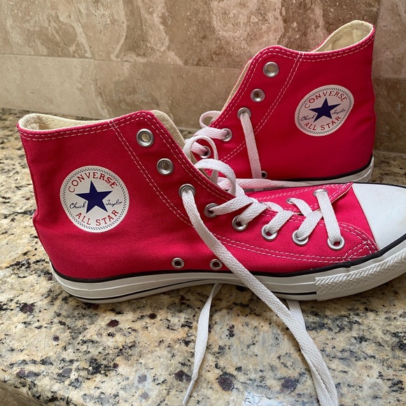 RED HIGH TOP CONVERSE - Picture 1 of 5